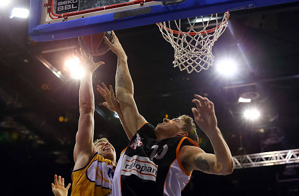 有时隐藏在 有时隐藏在