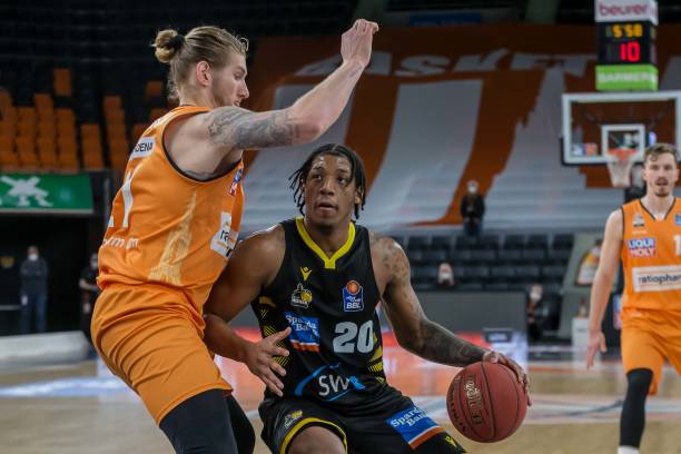 也在全世界 也在全世界